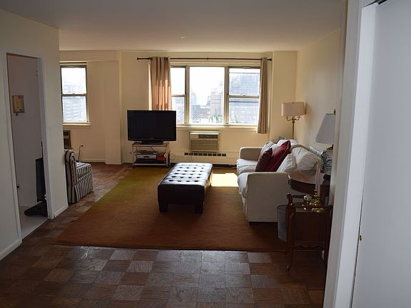 4th image of 340 E 80th St #19FF