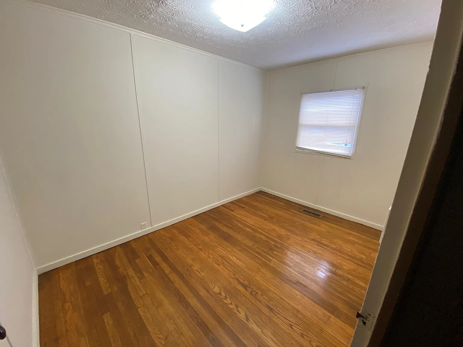 2 bed, 750 sqft, $1,400 — Photo 4