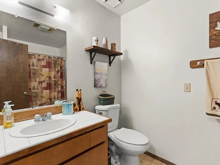 2518 Elizabeth Dr — Photo 9