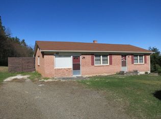 43 Round Hill Rd, Fancy Gap, VA 24328