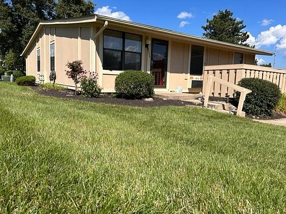 2nd image of 9555 Olde Woods Dr #9555