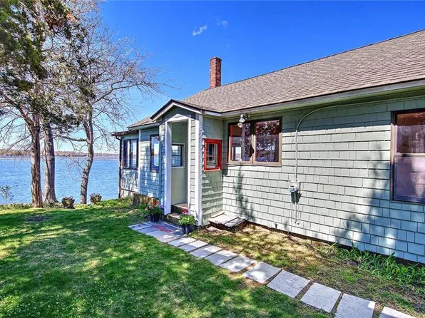 35 Hanson Rd, Barrington, RI 02806