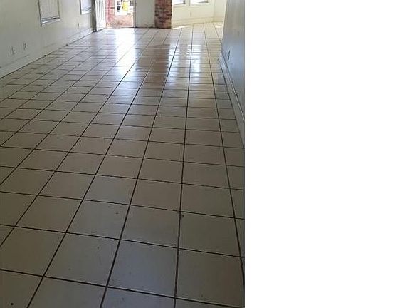 2nd image of 5944 W Cesar E Chavez Blvd #2