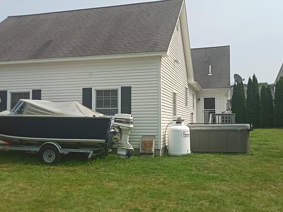 Side - optional hot tub included.