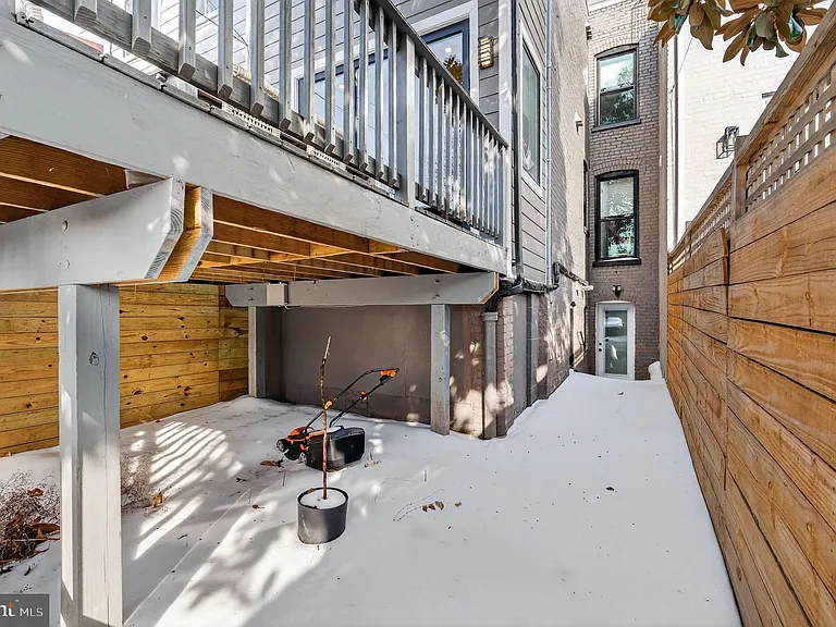 32 Adams St NW — Photo 55