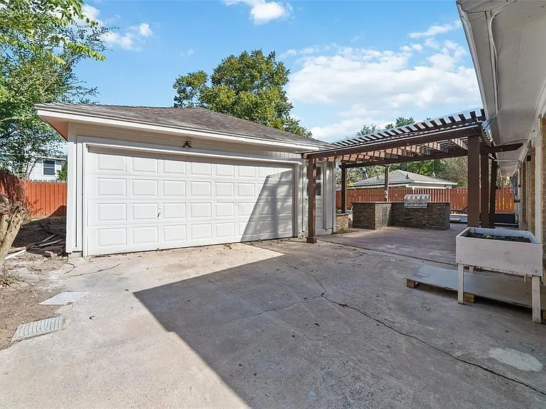 22122 Woodrose Dr — Photo 29