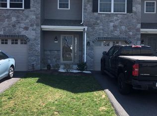 331 Melbourne Ln, Mechanicsburg, PA 17055