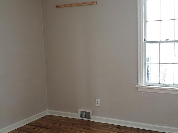 Upstairs Bedroom 1