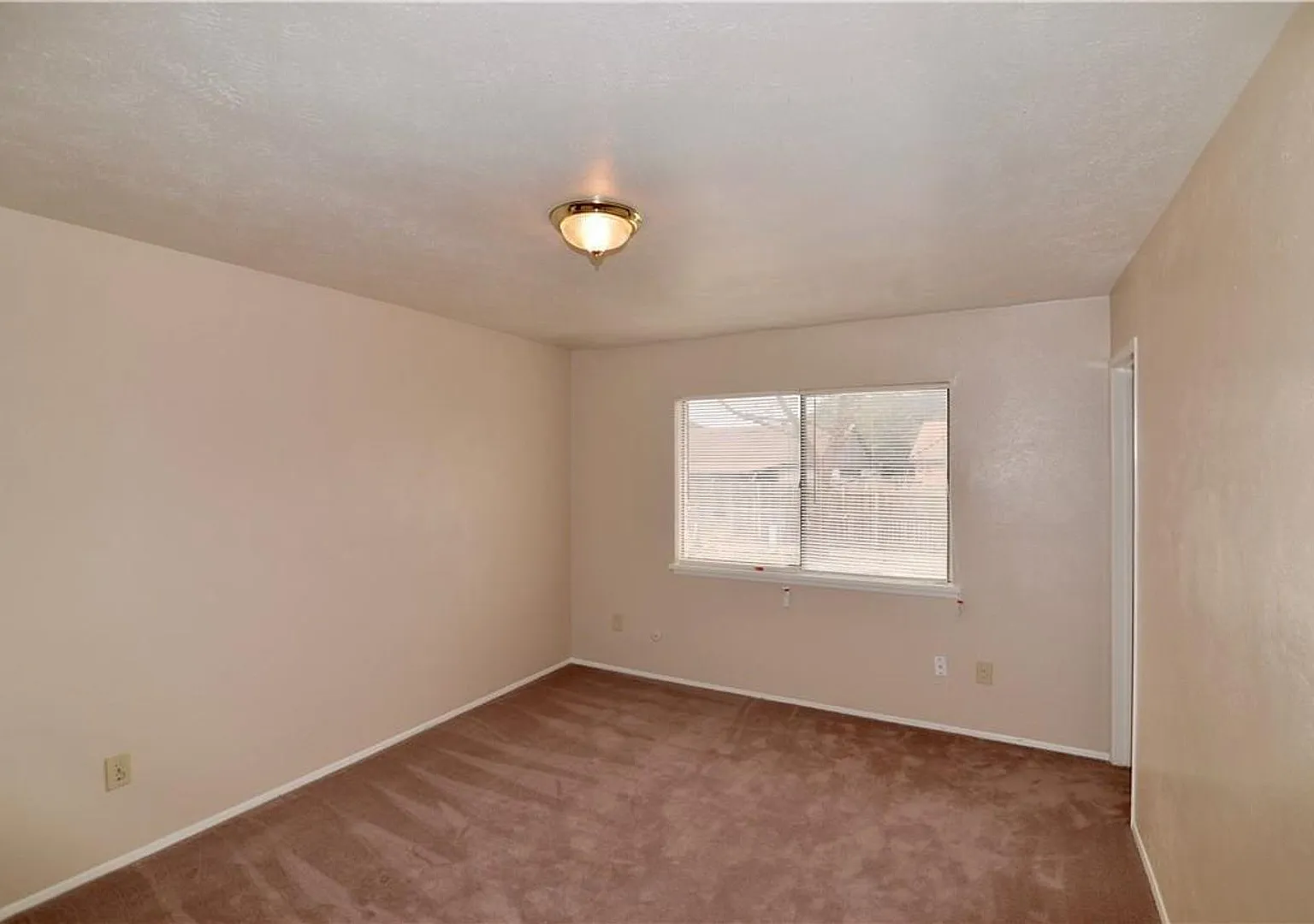 3 bedroom home with open floor plan! Allen ISD — Photo 4