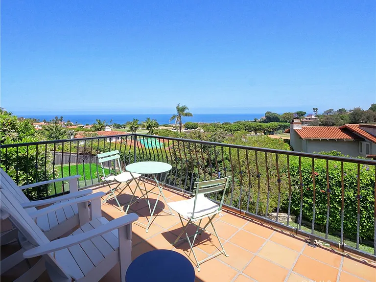 345 Palos Verdes Dr W — Photo 8