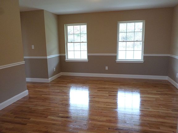 2nd image of 13 Madison Rose Ct