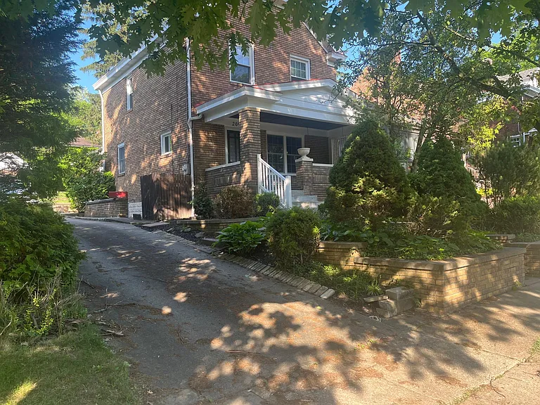 209 Questend Ave — Photo 18