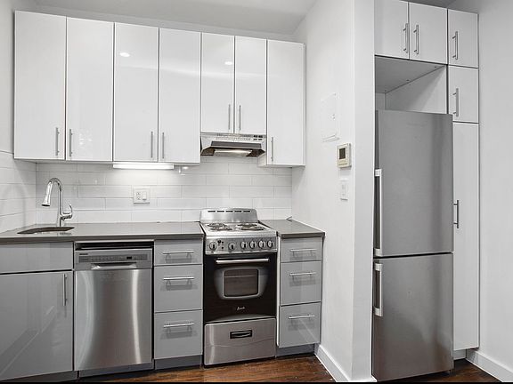 4th image of 487 Clinton Ave #B3