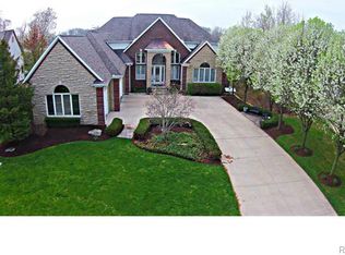 2086 Deer Path Trl, Commerce Township, MI 48390