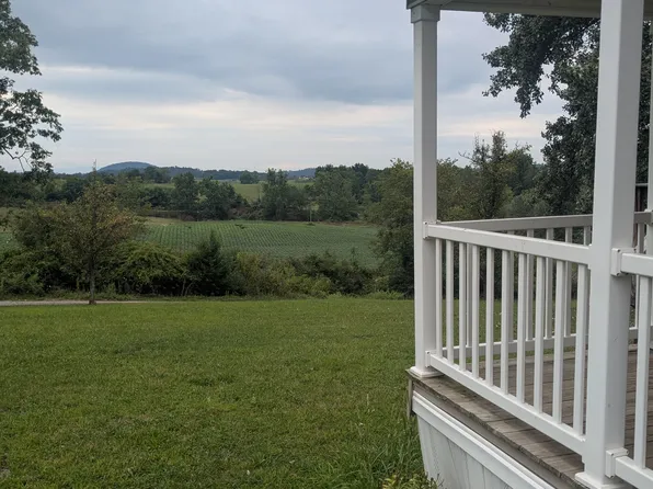 1357 McDorman Hill Dr, Harrisonburg, VA 22802