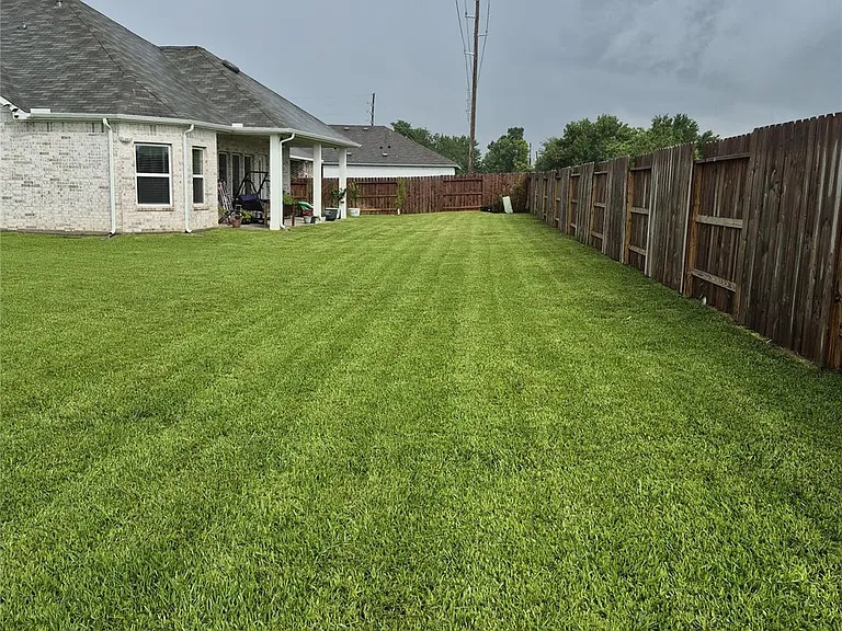 2002 Flatland Dr — Photo 10