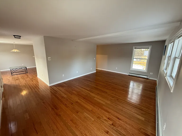 44 John Howland Dr — Photo 3