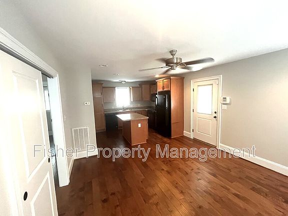 4th image of 202 W 15th St APT C