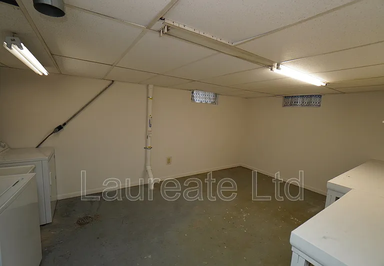 2258 W Maplewood Ave — Photo 21