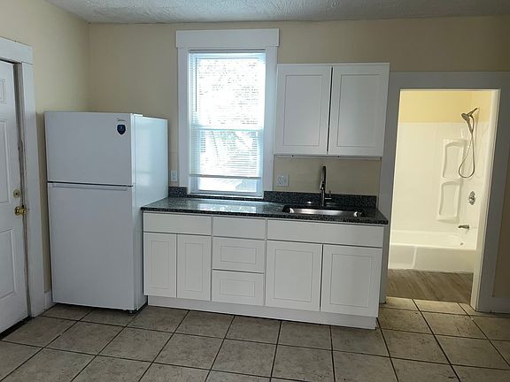 5th image of 49 Cedar St #1L
