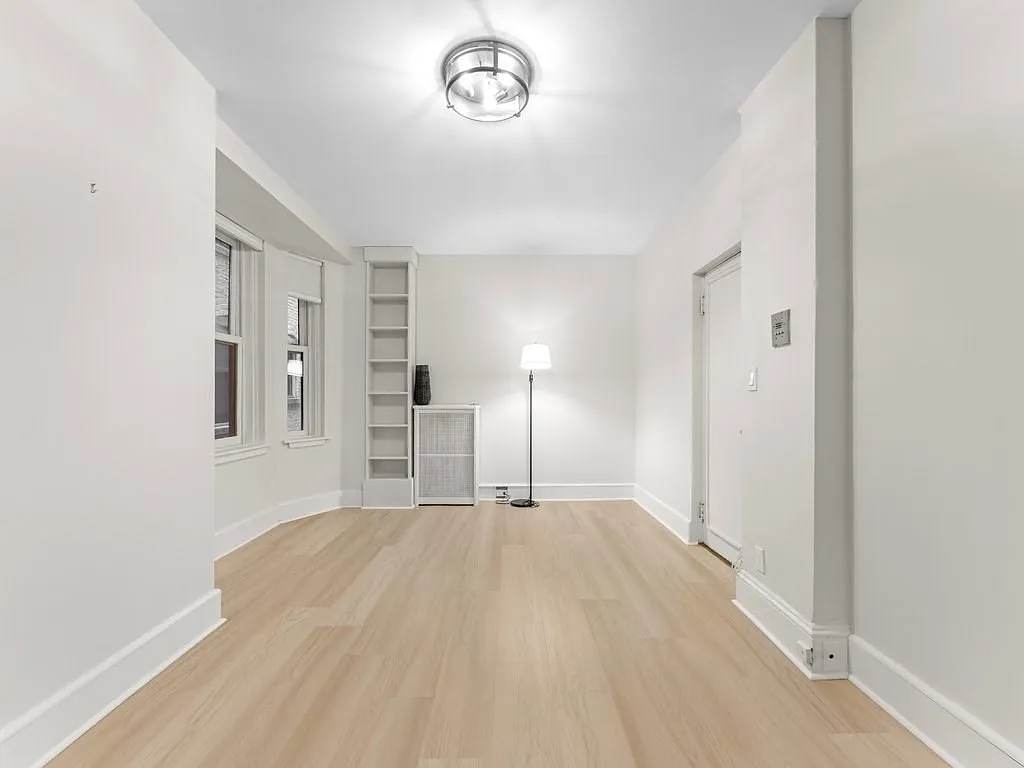 Studio, 1.0 bath, 355 sqft, $2,500 — Photo 3