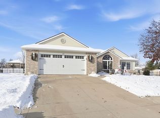 237 Broadmore Cir, Angola, IN 46703