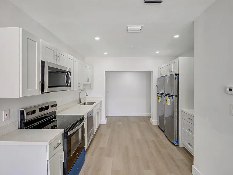 NW 51st St — Photo 5