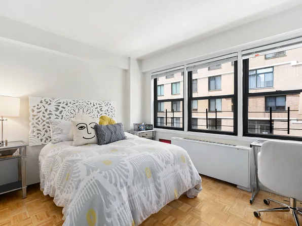 520 East 81st Street image 3 of 5