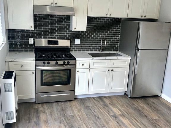 3rd image of 1517 W 12th Pl