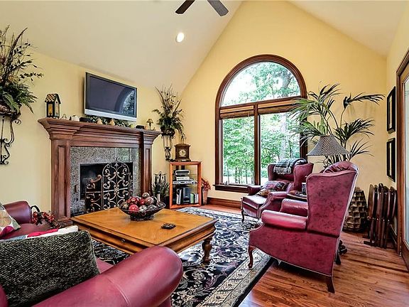 5th image of 4578 Jean Ln