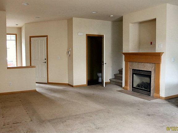 3rd image of 4025 62nd Ave E