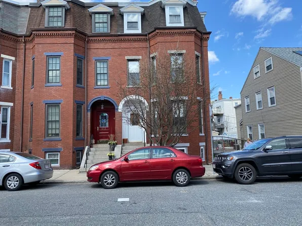 614 E 7th St, South Boston, MA 02127