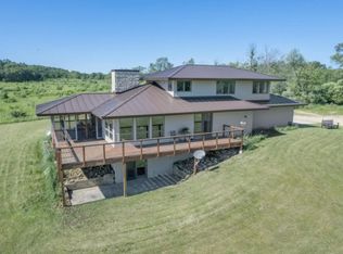 W2140 Behnke Rd, Brooklyn, WI 53521