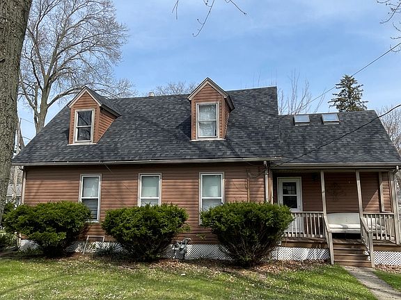 2nd image of 903 Logan Ave