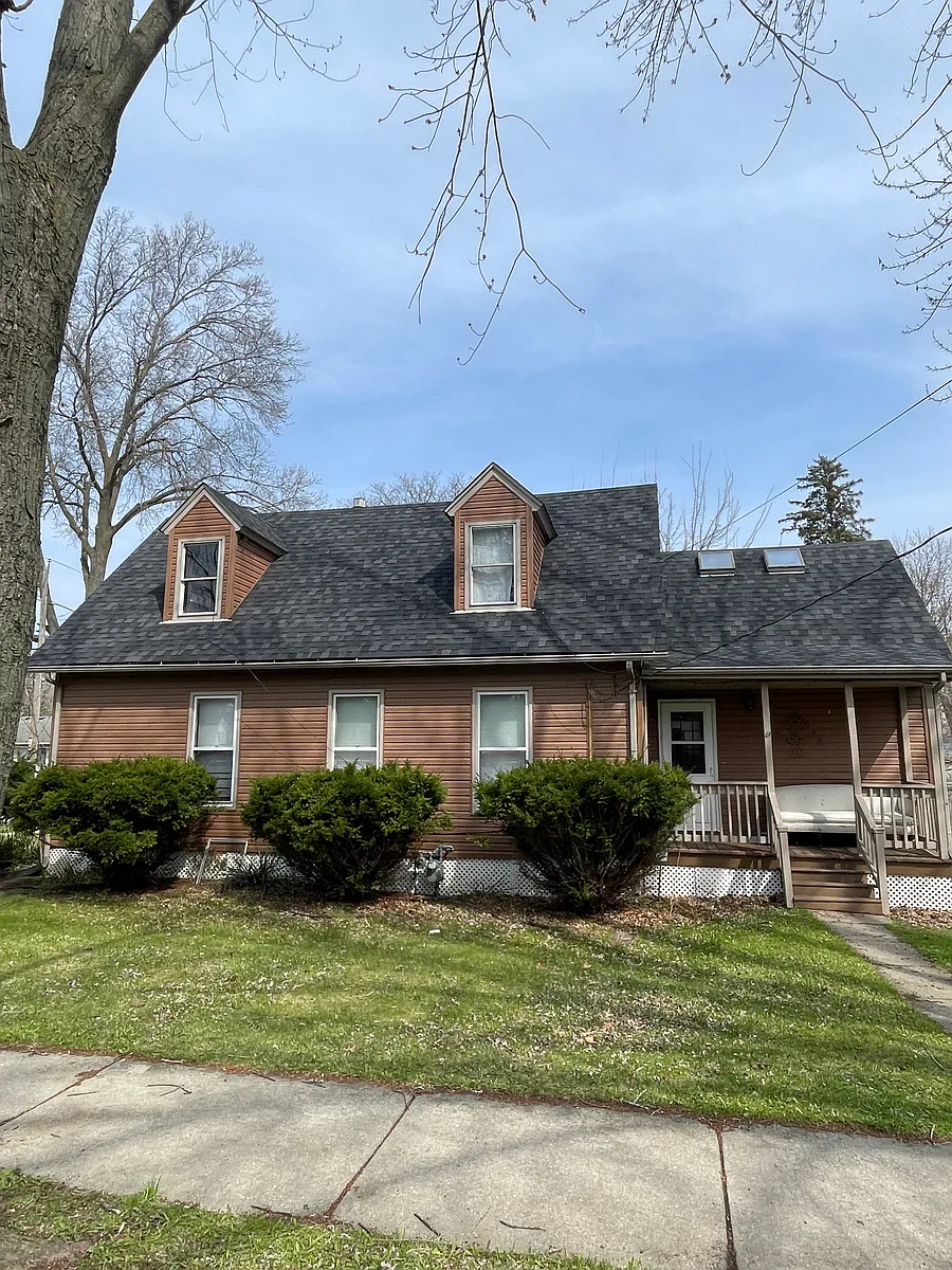 Building Photo - 903 Logan Ave