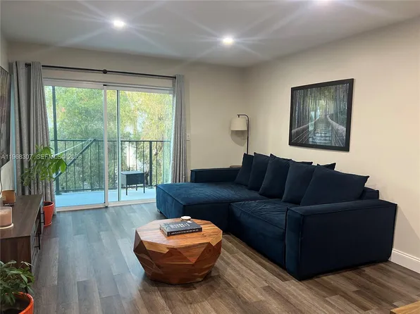 3642 NE 171st St APT 307, North Miami Beach, FL 33160