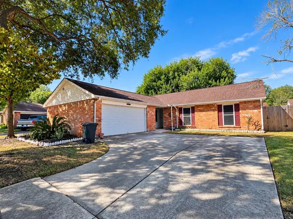 9811 Rocky Hollow Rd, La Porte, TX 77571