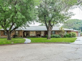 1305 Hilltop Ct, Edgecliff Village, TX 76134