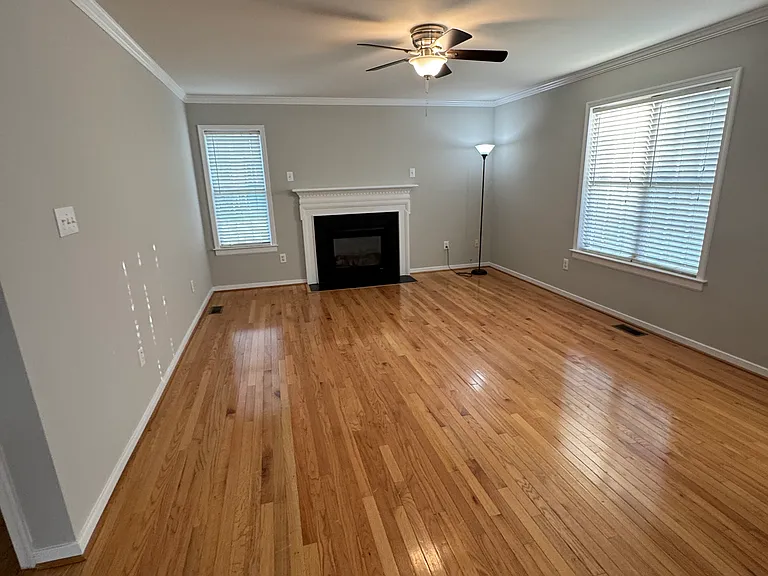 1902 Cornell Ave — Photo 10