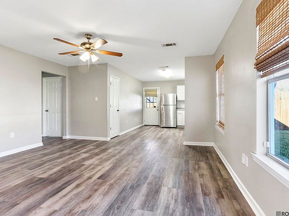 4th image of 23547 Country Manor Ave