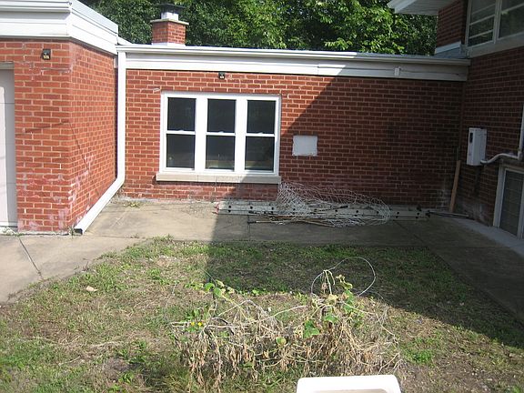 5th image of 4462 W Greenleaf Ave