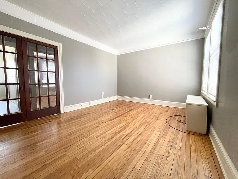 704 Farmington Ave #C3 — Photo 2