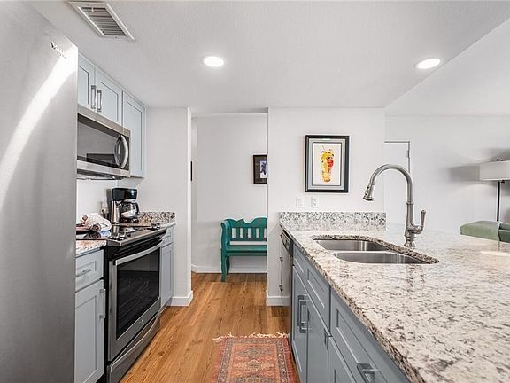 5th image of 800 Sandcastle Dr #430