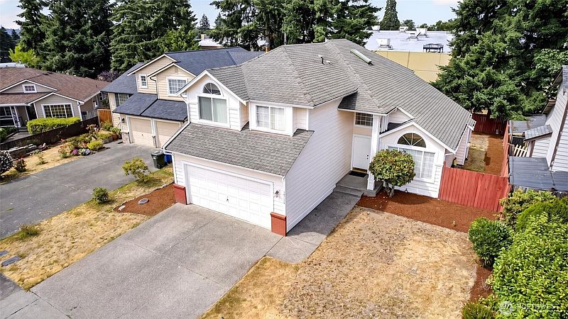 3rd image of 10124 SE 242nd Place