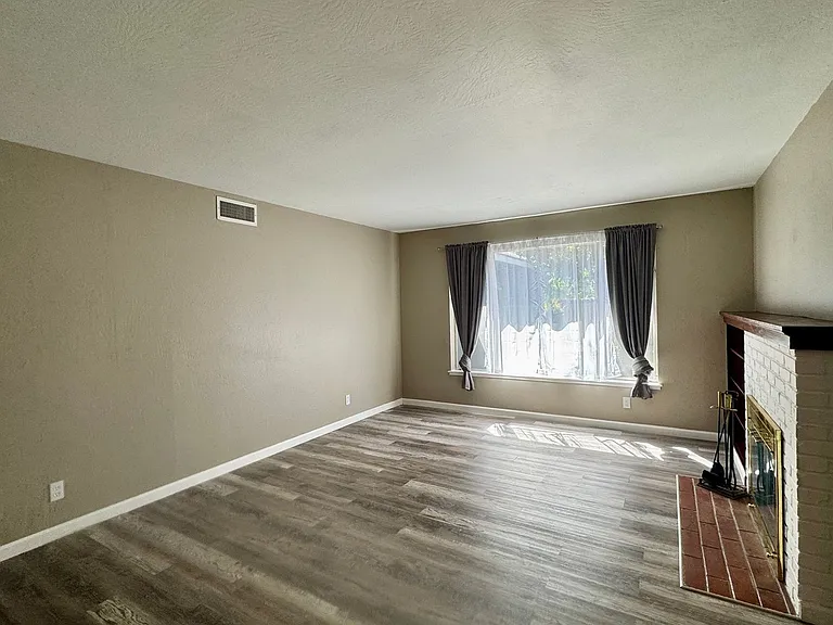 2614 Aramon Dr — Photo 16