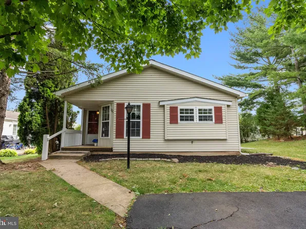 111 Birch Ct, New Hope, PA 18938