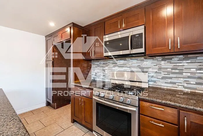 9781 Karmont Ave — Photo 9