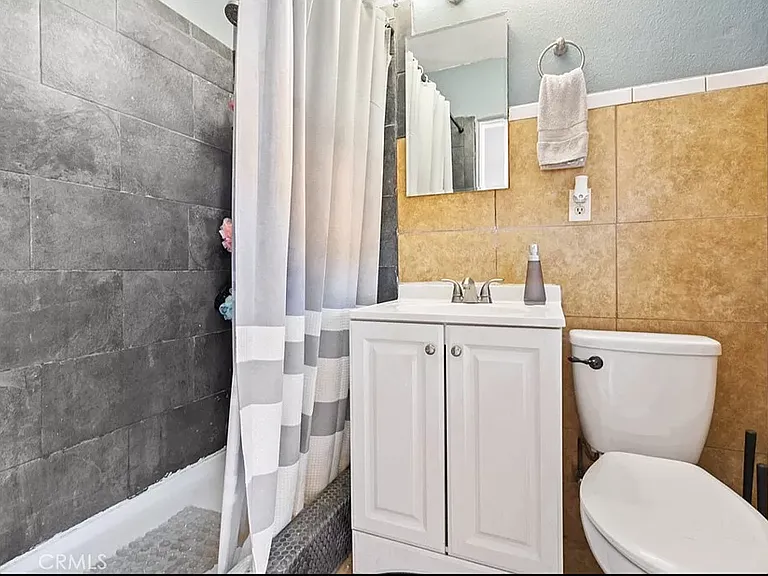 16738 Merrill St — Photo 6