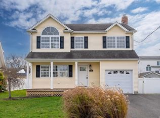 69 E Kissimee Rd, Lindenhurst, NY 11757