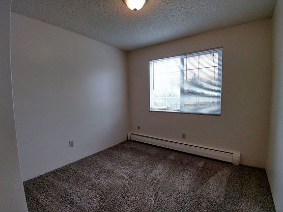 4th image of 1903 Warren Ave APT 202